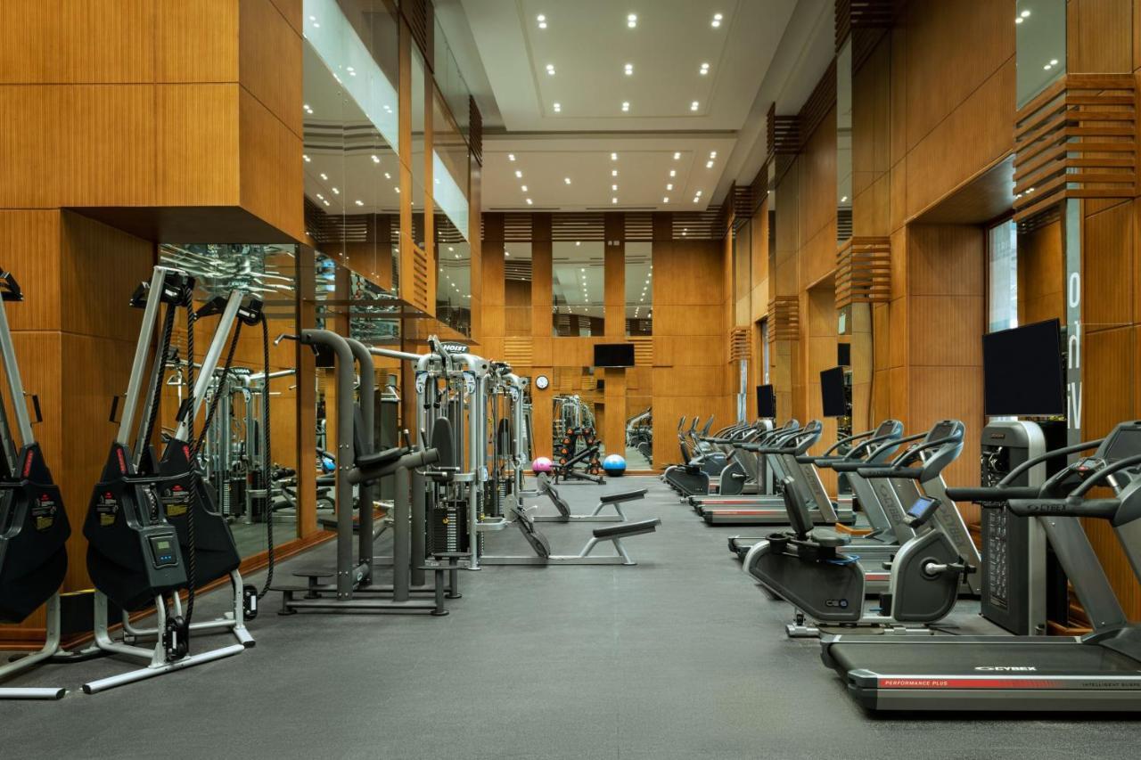 The St Regis New Capital Cairo Hotel Exterior foto The gym at The Dorchester