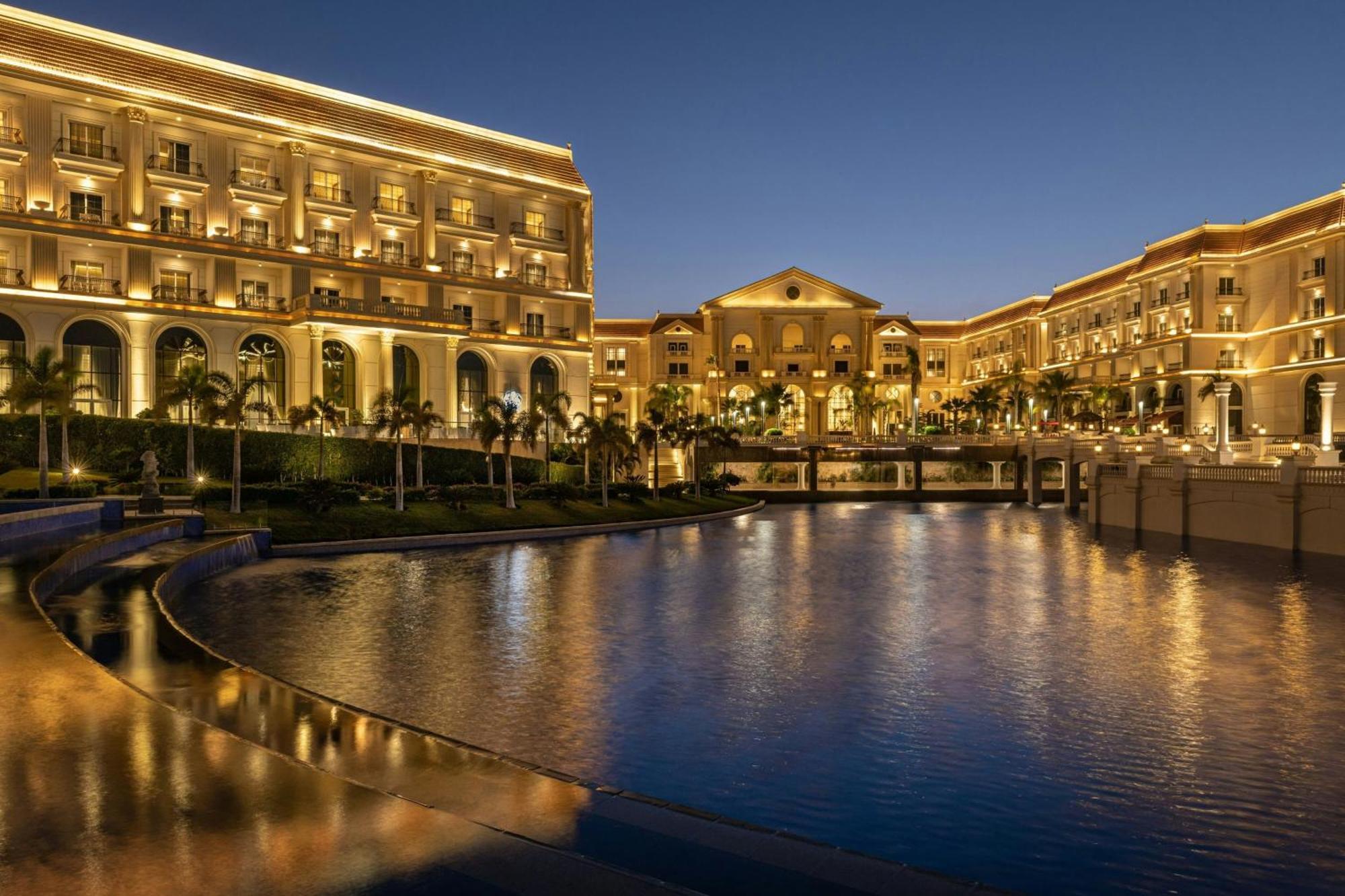 The St Regis New Capital Cairo Hotel Exterior foto The St Regis Cairo